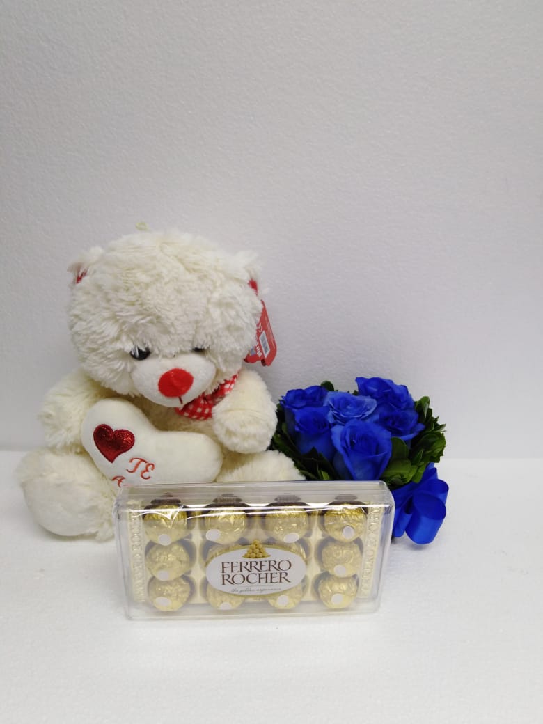6 Rosas Azules en Caja Corazón, Bombones Ferrero Rocher 150Grs y Peluche de 30 cm 